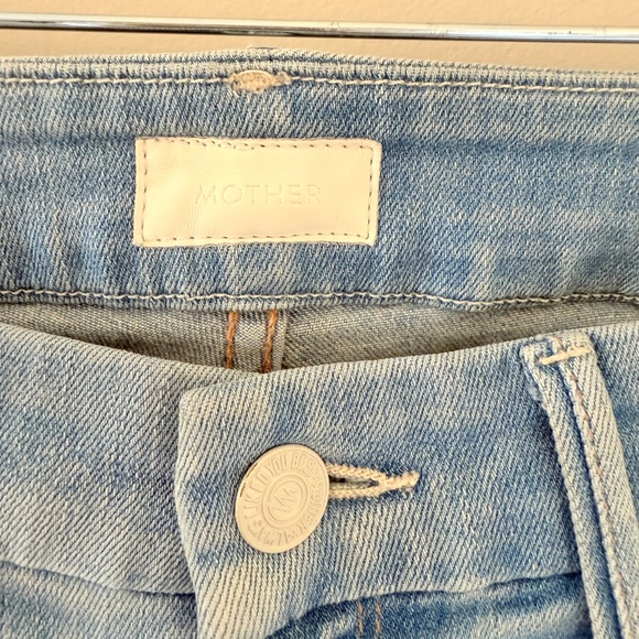 Mother Looker Ankle Fray in Wink (Size 26) - Picture 4 of 9